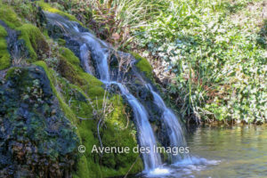 Moving waterfall