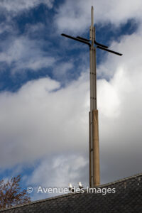 Cross with 2 seagulls in Rouen